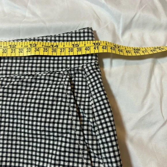 Old Navy Womens Everyday Shorts High Rise Gingham Check Black & White Sz 6 - Picture 6 of 6